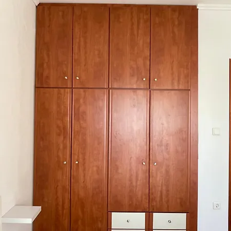 Minimal Kavala